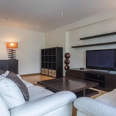 2 Bedroom Large By Innkeeper דירה *